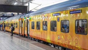 வந்தாச்சு புது ரூல்ஸ்..! இனி ரயிலில் அதிக சத்தமாக ரீல்ஸ் பார்த்தால்…