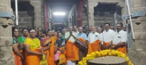 பழவூர் நாறும்பூ நாத சுவாமி திருக்கோயிலில் மார்கழி பஜனை