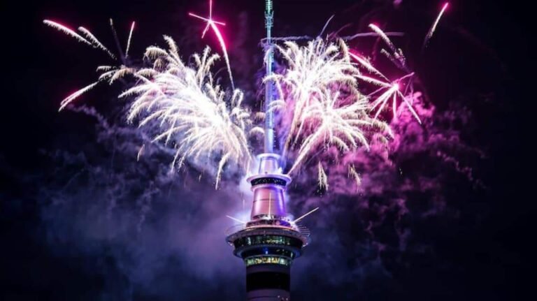 உலகின் முதல் நாடாக 2026 ஆம் ஆண்டை வாணவேடிக்கைகளுடன் வரவேற்றது நியூஸிலாந்து!  