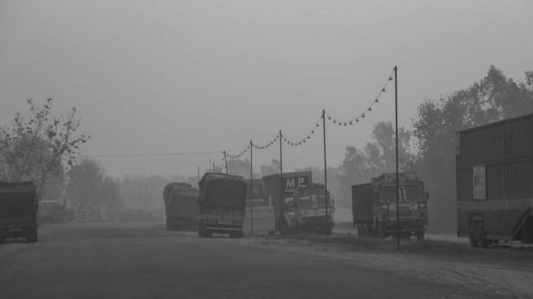 டெல்லியில் காற்றின் தரம் மேலும் மோசமடைந்தது  