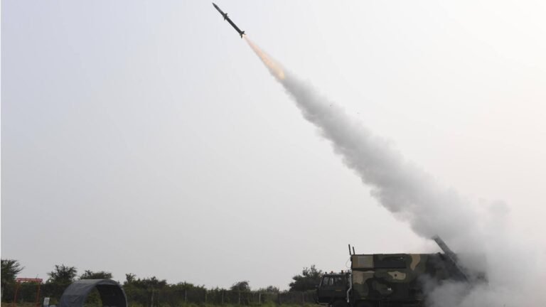 இந்திய வான்வெளியில் புதிய கவசம்! ‘ஆகாஷ்-என்ஜி’ ஏவுகணை சோதனை வெற்றி  