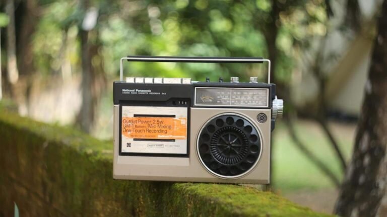 ஆசியாவின் மூத்த குரல்: 100-வது ஆண்டை நிறைவு செய்த இலங்கை வானொலி!  