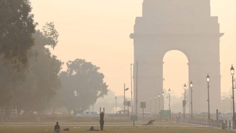 டெல்லி காற்று மாசுபாடு: இன்று முதல் அமலுக்கு வந்த புதிய கட்டுப்பாடுகள்  