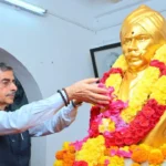 மகாகவி பாரதியாரின் பிறந்த நாள் : ஆளுநர் ஆர்.என்.ரவி மாலை அணிவித்து மரியாதை!