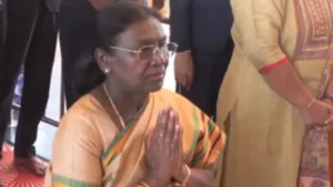 வேலூர் ஸ்ரீபுரம் தங்கக் கோயிலில் குடியரசு தலைவர்திரௌபதி முர்மு சாமி தரிசனம்!