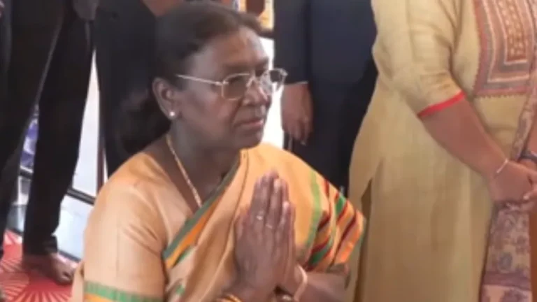 வேலூர் ஸ்ரீபுரம் தங்கக் கோயிலில் குடியரசு தலைவர்திரௌபதி முர்மு சாமி தரிசனம்!