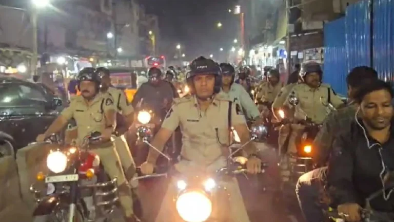 தெலங்கானா : புத்தாண்டு கொண்டாட்டம் – ரோந்து பணியில் போலீசார்!