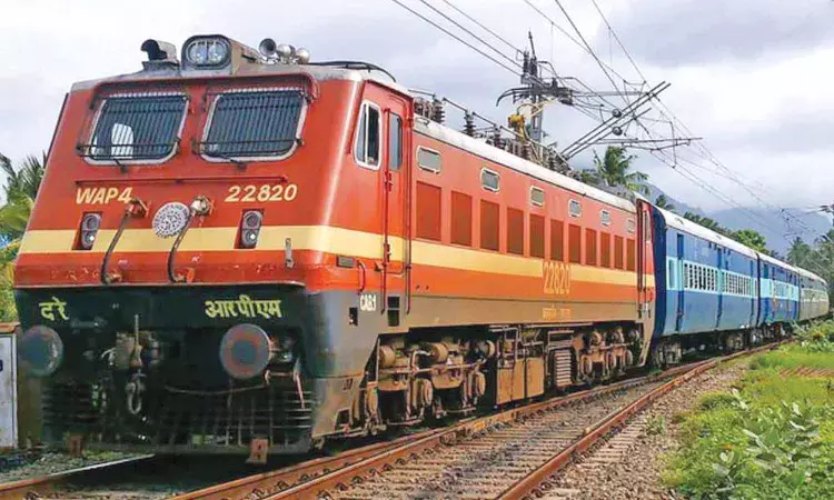 கூட்ட நெரிசலைக் குறைக்க சிறப்பு ரயில் அறிவிப்பு