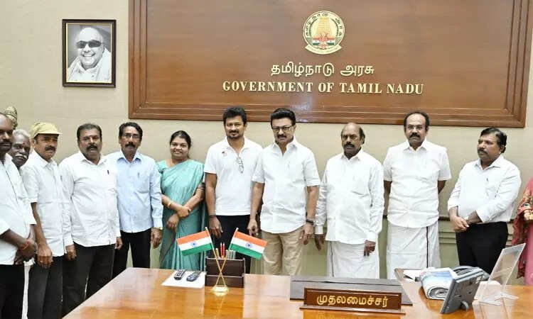 முதல்வர் மு.க.ஸ்டாலினுக்கு நன்றி தெரிவித்த சத்துணவு, அங்கன்வாடி பணியாளர்கள்..!