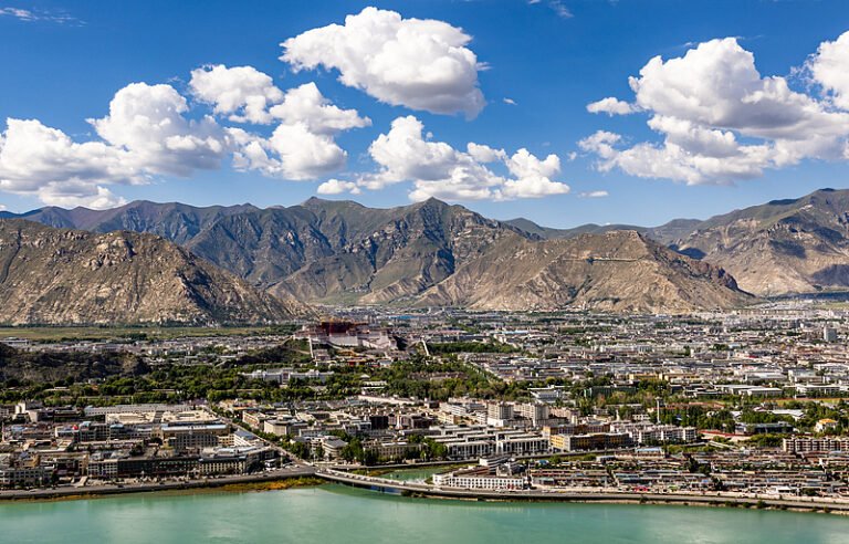 2025இல் 30000 கோடி யுவானைத் தாண்டிய ஷிச்சாங்கின் மொத்த உற்பத்தி மதிப்பு