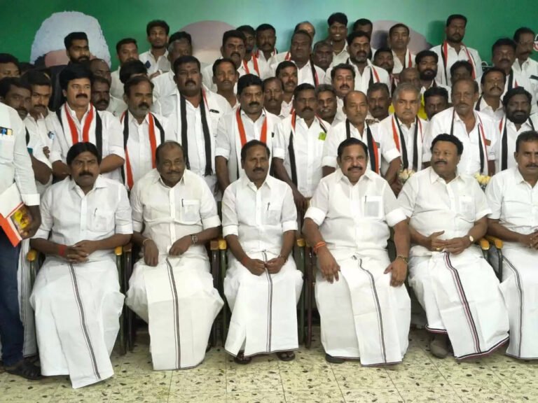 காலியாகும் ஓபிஎஸ் கூடாரம்… அதிமுகவில் இணைந்தார் தர்மர் எம்.பி.