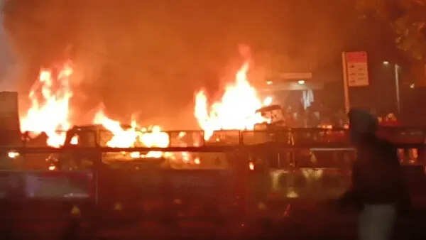 புத்தாண்டு தினத்தில் சோகம் : சுவிட்சர்லாந்து பாரில் வெடிவிபத்து – 300 பேர் நிலை என்ன?