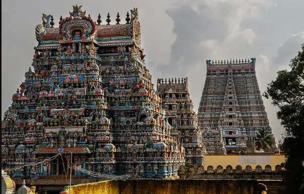 உங்கள் ராசிக்கு எந்த கோயிலுக்கு போனால் யோகம் கிடைக்கும்? இதோ 12 ராசியினருக்கு செல்ல வேண்டிய கோவில்..!