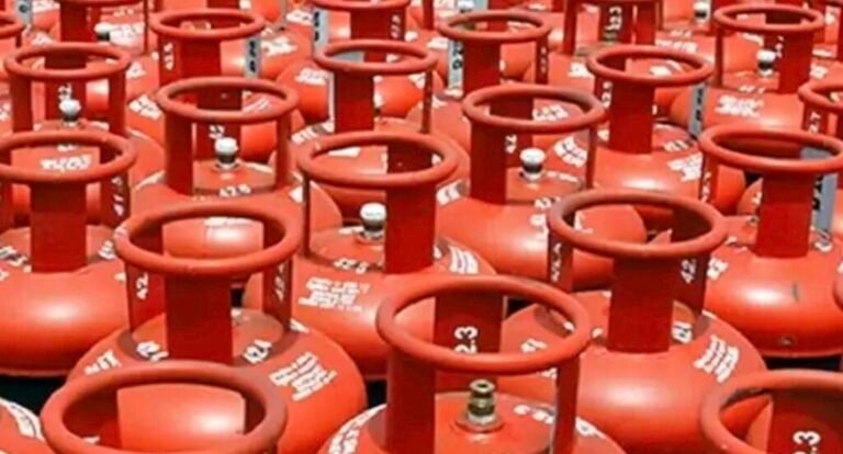 அதிரடியாக உயர்ந்த சிலிண்டர் விலை….  