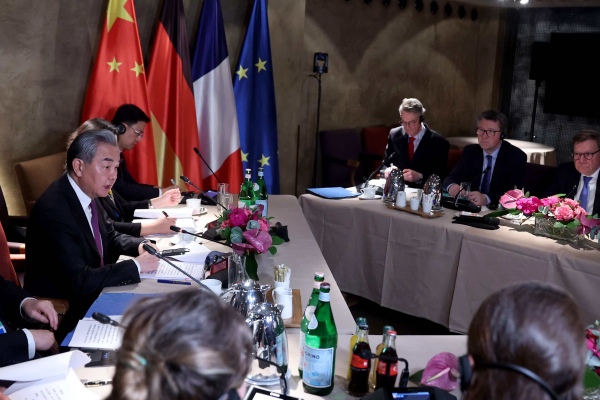 சீன-ஜெர்மனி-பிரான்ஸ் வெளியுறவு அமைச்சர்கள் சந்திப்பு