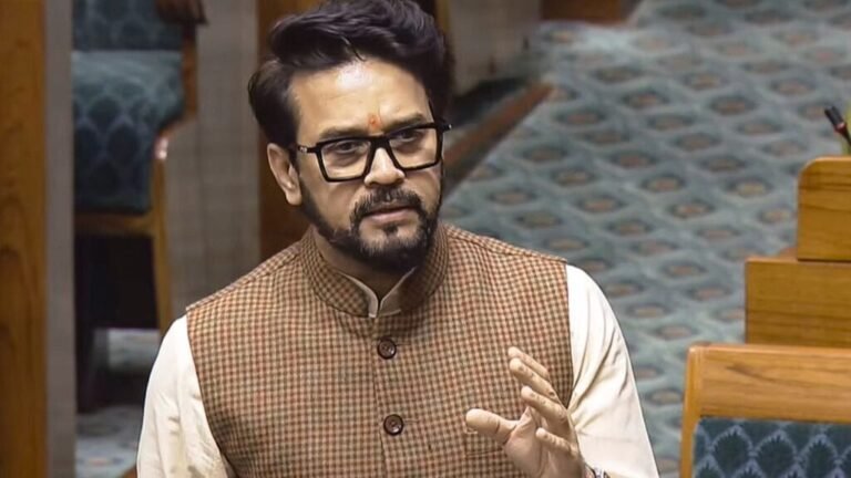 9 ஆண்டு காலத் தடை முடிவுக்கு வந்தது… கிரிக்கெட் நிர்வாகத்தில் மீண்டும் களமிறங்குகிறார் அனுராக் தாக்கூர்…!!! 