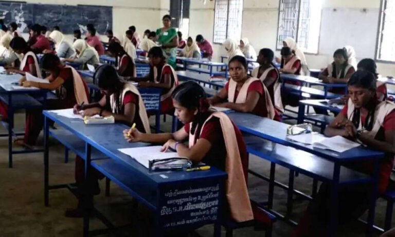 பொதுத்தேர்வு மாணவர்களுக்கு ஜாக்பாட்..! இனி கால்குலேட்டர் பயன்படுத்தலாம்..!