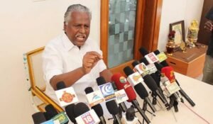 அவரை மனிதராகப் பார்க்கவே வெட்கப்படுகிறேன்!” – ஓபிஎஸ்-ஐ பிரித்து மேய்ந்த கே.பி.முனுசாமி..!! 