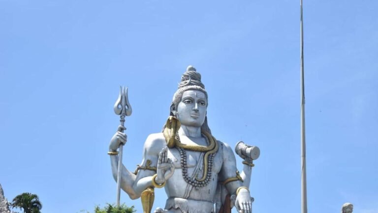 மகாசிவராத்திரி 2026: சிவராத்திரிக்கும் மகாசிவராத்திரிக்கும் உள்ள வித்தியாசம் என்ன?  