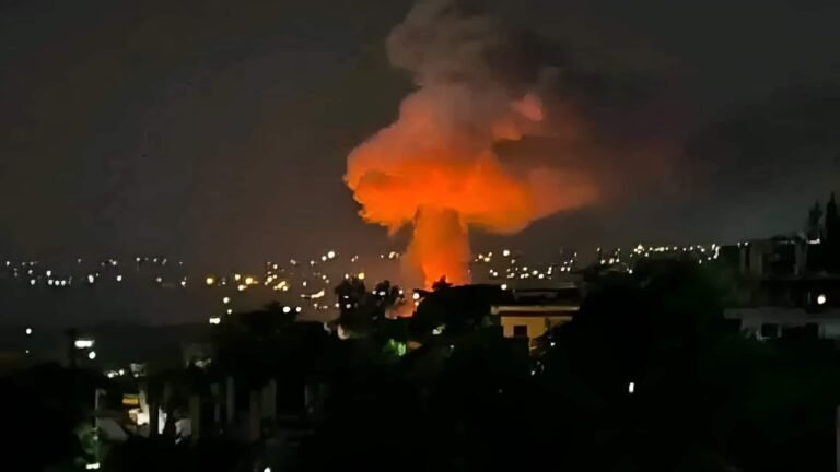 பாகிஸ்தான்-ஆப்கானிஸ்தான் இடையே வெடித்தது எல்லை போர்; இரு தரப்பிலும் தொடங்கிய வான்வழி தாக்குதல்கள்  