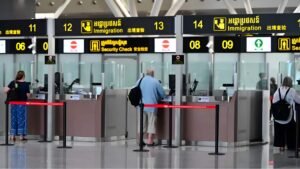 பிரிட்டன், கனடா குடிமக்களுக்கு குட் நியூஸ்: சீனா அதிரடி விசா சலுகை அறிவிப்பு!  