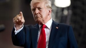 ஆந்த்ரோபிக் நிறுவனத்தின் ஏஐ தொழில்நுட்பத்தைப் பயன்படுத்தத் தடை: அதிபர் டிரம்ப் அதிரடி உத்தரவு  