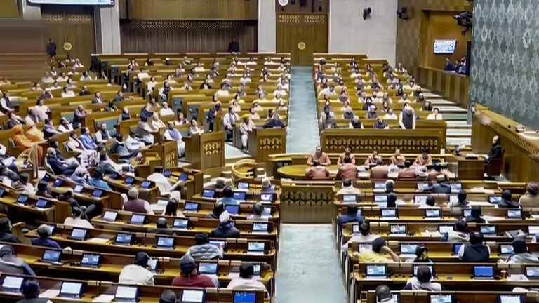 முன்னாள் ராணுவத் தளபதியின் புத்தகம் குறித்த சர்ச்சைக்கு பின் நாடாளுமன்றம் இன்று கூடுகிறது  