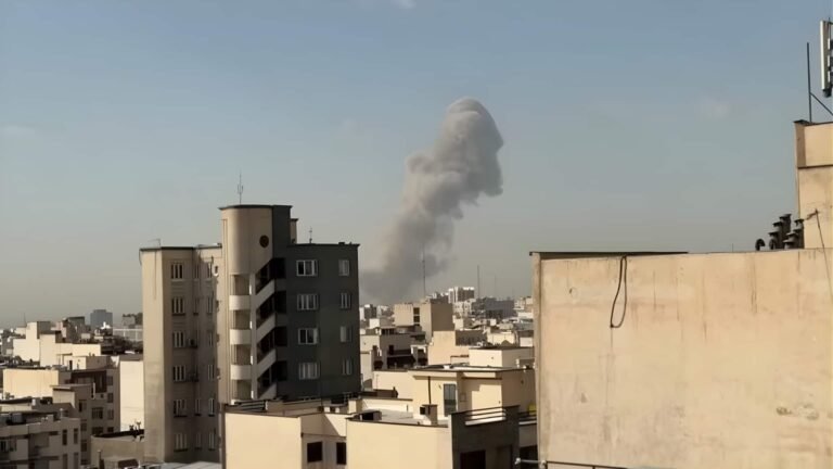 அமெரிக்க நிலைகள் மீது ஈரான் தாக்குதல்: பஹ்ரைன், குவைத், யுஏஇ தளங்களில் குண்டுவெடிப்பு  