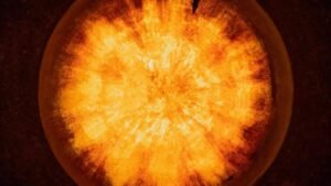 தனது விளையாட்டு அறையிலேயே அணு உலையை உருவாக்கி 12 வயது சிறுவன் சாதனை  