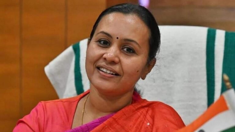 கேரள சுகாதார அமைச்சர் வீணா ஜார்ஜ் ரயில் நிலையத்தில் தாக்கப்பட்டார்  