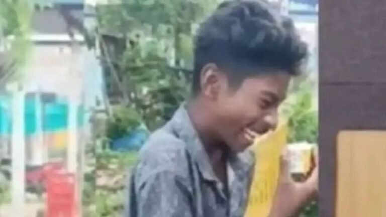 ஒரே சிரிப்பில் வைரலான சிறுவன்…. சோசியல் மீடியால இவன் தான் ட்ரெண்ட்….!! 