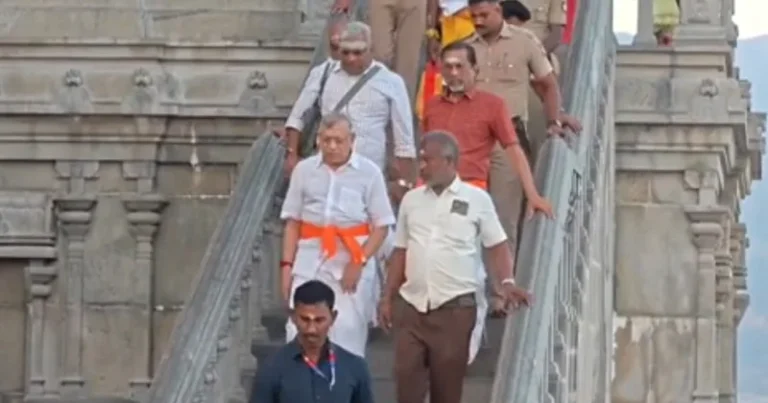 தென்காசி பண்பொழி திருமலைக் குமாரசுவாமி கோயிலில் ஆடிட்டர் குருமூர்த்தி தரிசனம்!