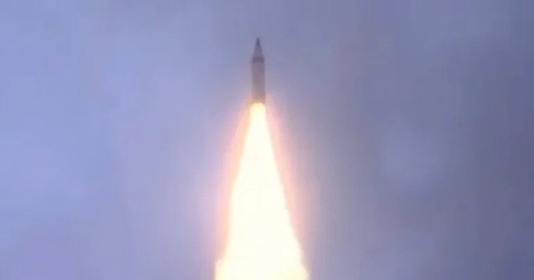 கண்டம் விட்டு கண்டம் பாய்ந்து சென்று தாக்கும் அக்னி-3 ஏவுகணை சோதனை வெற்றி!