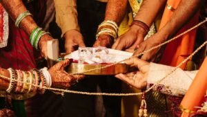 “₹31 லட்சம் எனக்கு வேணாம்!” திருமண மண்டபத்தில் நடந்த  நெகிழ்ச்சி சம்பவம்..!! 