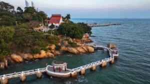 1.88 சதுர கிலோமீட்டர் பரப்பளவைக் கொண்டுள்ள குலாங்யு தீவு