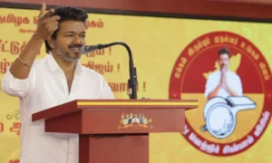“இலவசங்கள் வேண்டாம்னு சொன்னீங்களே விஜய்?” இப்ப மகளிருக்கு மாதம் ₹2500…. தளபதியின் அறிவிப்பால் சர்ச்சை….!! 