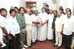 “அதிமுக-விற்கு வலுக்கும் ஆதரவு!” – எடப்பாடியைச் சந்தித்த சித்த வைத்தியர்கள் சங்க நிர்வாகிகள்