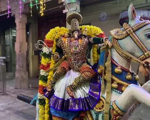 நிலம், வீடு தொடர்பான பிரச்னைகள் தீர… இந்த பெருமாள் கோவிலுக்கு ஒரு முறை போயிட்டு வாங்க..!