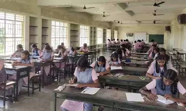 மாணவர்கள் கவனத்திற்கு! 1 முதல் 9-ஆம் வகுப்பு வரை தேர்வு எப்போது? வெளியானது முழு கால அட்டவணை!