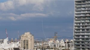 பதற வைக்கும் போர்ச் சூழல் – எங்கு போய் முடியும்?