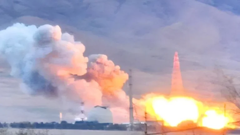 பெரும் அதிர்ச்சி..!  “அணு உலையைச் சிதைத்த இஸ்ரேல்!”