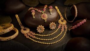 இறங்கிய வேகத்தில் ஏறிய தங்கம் விலை; சவரனுக்கு ரூ.800 உயர்வு  