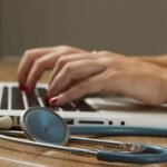 ஐஐடி காரக்பூர் சாதனை: முதுகலை மருத்துவப் படிப்புகளைத் தொடங்க என்எம்சியிடம் அனுமதி கோரியது  