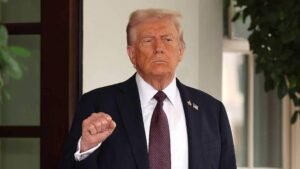 இதுவே கடைசி எச்சரிக்கை! ஹார்முஸ் ஜலசந்தியைத் திறக்காவிட்டால் எண்ணெய் கிணறுகள் தரைமட்டமாகும்: ட்ரம்ப்  