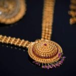 தங்கம் விலை ஒரே நாளில் சவரன் ரூ.5360 குறைவு  