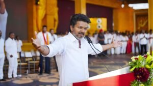 தவெக தேர்தல் வாக்குறுதிகள்: பெண்களுக்கு ரூ.2,500, குழந்தைகளுக்கு தங்க மோதிரம்; விஜய் அதிரடி  