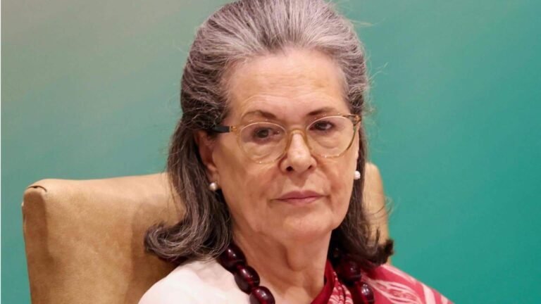 சோனியா காந்தி திடீர் உடல்நலக்குறைவு: டெல்லி கங்காராம் மருத்துவமனையில் அனுமதி  