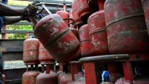 PNG வசதி உள்ள வீடுகளில் LPG கட்: மத்திய அரசு அதிரடி உத்தரவு  