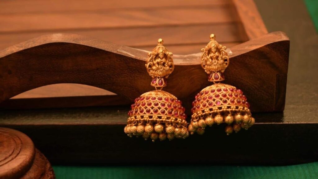 தொடர்ந்து குறையும் தங்கம் விலை; சவரன் விலை என்ன?  