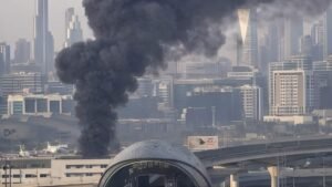 துபாய் புர்ஜ் கலிஃபா மற்றும் விமான நிலையம் அருகே குண்டுவெடிப்பு: ஈரான் பதிலடி  